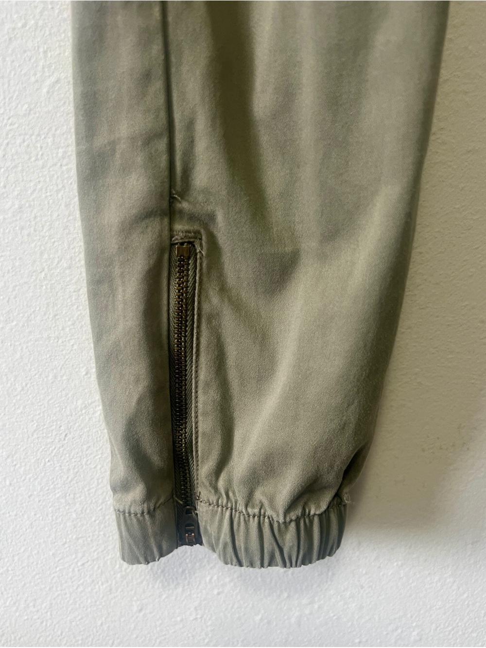 American Eagle Sage High Waisted Jogger Pant - Size 6 (28") - Picture 5 of 12